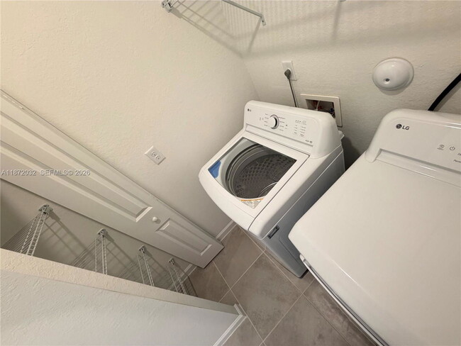 Building Photo - 1355 SW 336th St