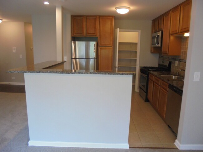 Building Photo - 4730 Calvert Dr