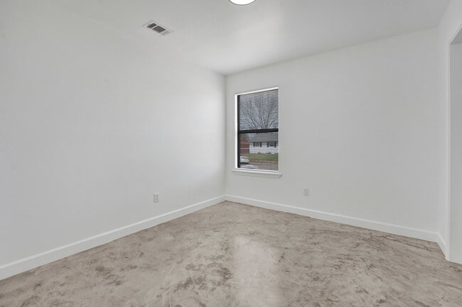 Building Photo - 3453 Daggett Rd