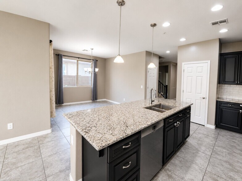 Building Photo - 3693 E Rakestraw Ln