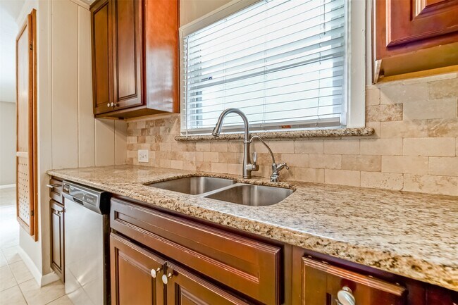 Building Photo - 3419 Norris Dr