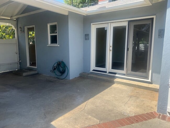 Building Photo - Charming 3 Bedroom 2 Bathroom Van Nuys Pool Home! Ready For Move-In!