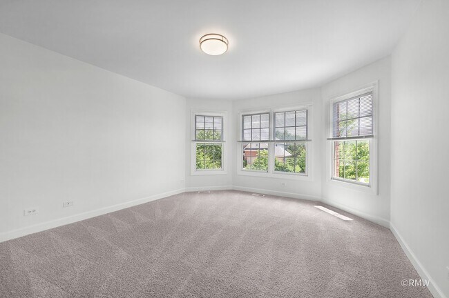 Building Photo - 770 Cole Dr
