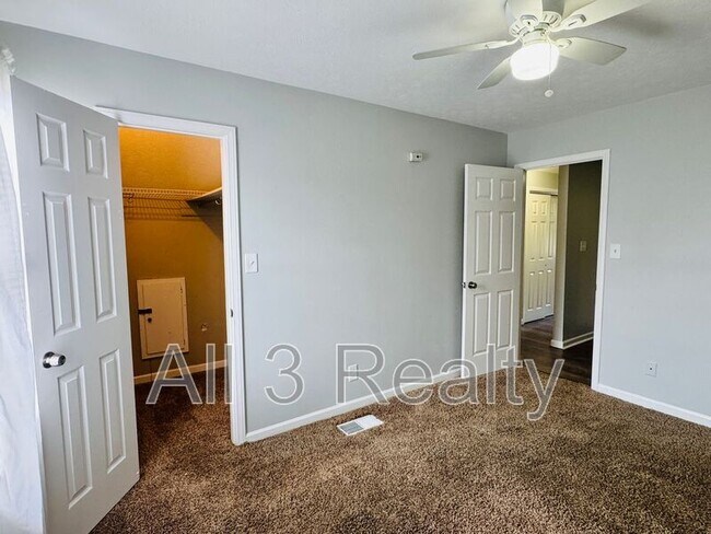 Building Photo - 5733 Hitching Post Ct