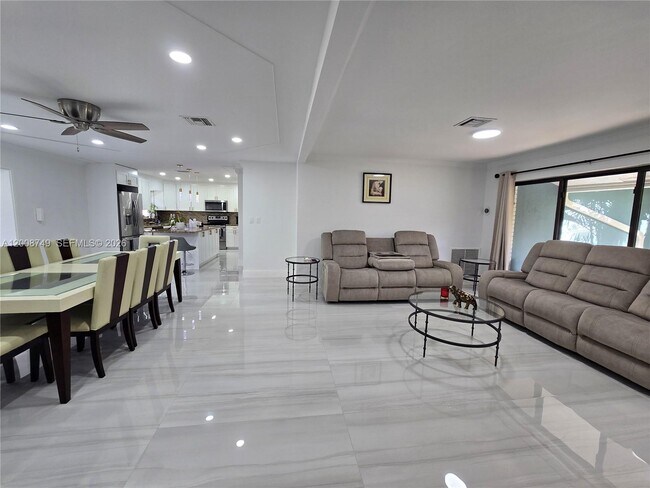 Building Photo - 11578 NW 39th Pl