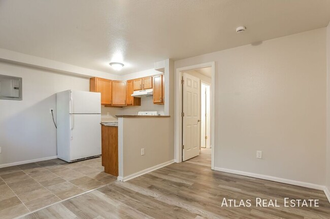 Primary Photo - Fresh and Spacious 1 bed 1 bath in Denver!...