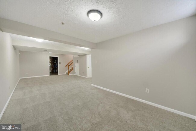 Building Photo - 5032 Finsbury Rd