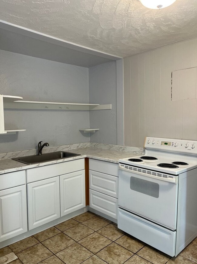 Building Photo - Quaint Studio , 1 Bath Home in Grants Pass