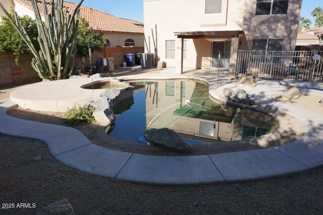 Building Photo - 4591 W Oakland St