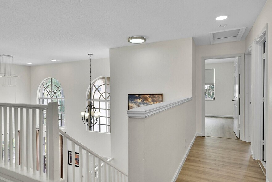 Building Photo - 3354 Greenview Ter W