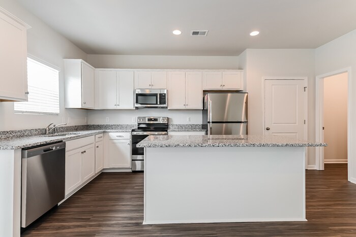 Building Photo - 105 Percheron Dr