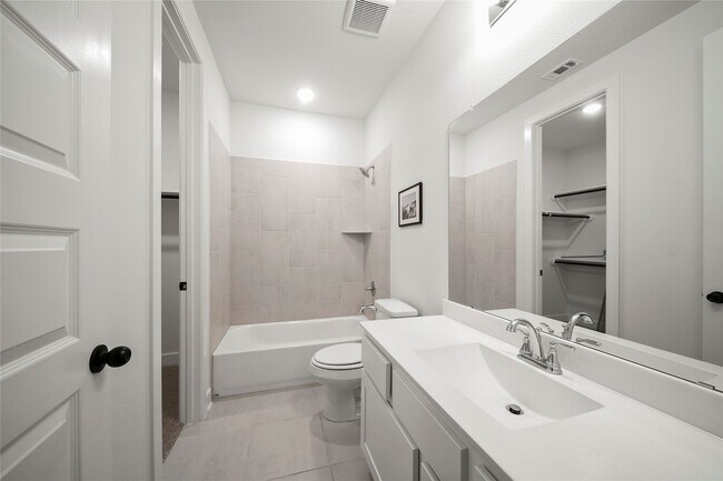 Building Photo - 3125 Stingray Cv Dr