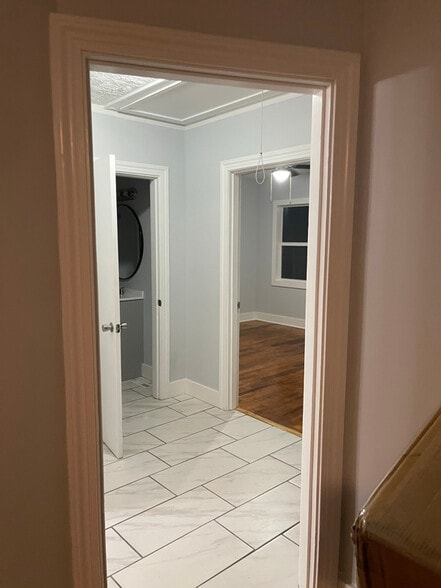 Building Photo - 237 Highview St