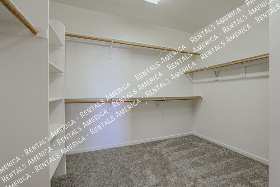 Building Photo - 2126 E Fawn Dr