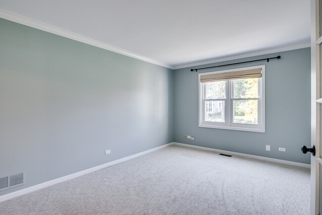 Building Photo - 3631 Falkner Dr