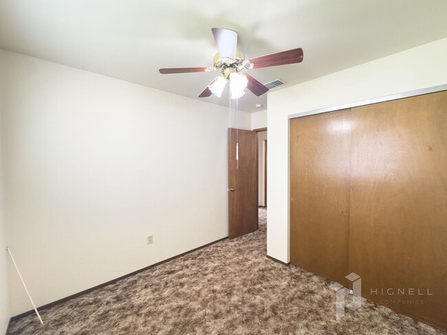 Building Photo - Spacious Home on the West Side of Redding ...