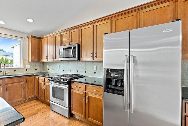 Building Photo - Bright & Spacious 4 Bedroom Home in Yelm f...