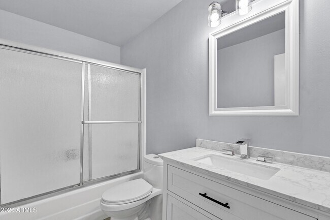 Building Photo - 14 E Hermosa Dr