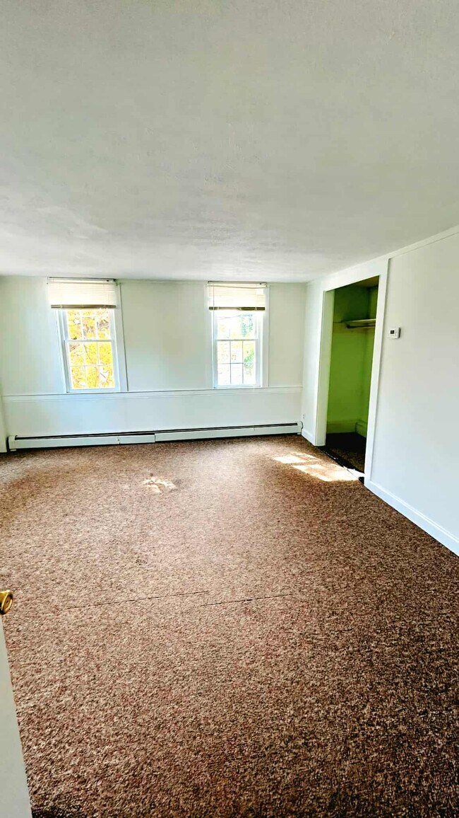 Building Photo - 4 Elm St Ct