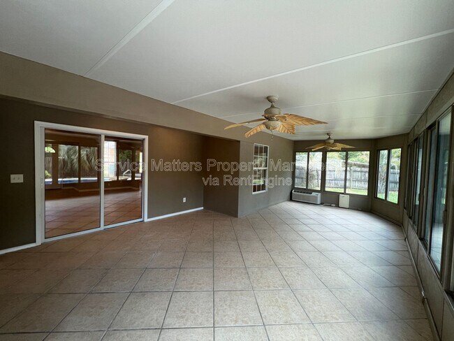 Building Photo - 5784 Twisted Oak Ct