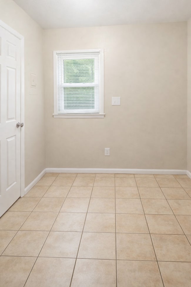 Building Photo - 1309 County Home Rd