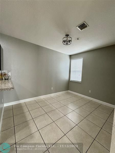 Building Photo - 4425 SW 160th Ave