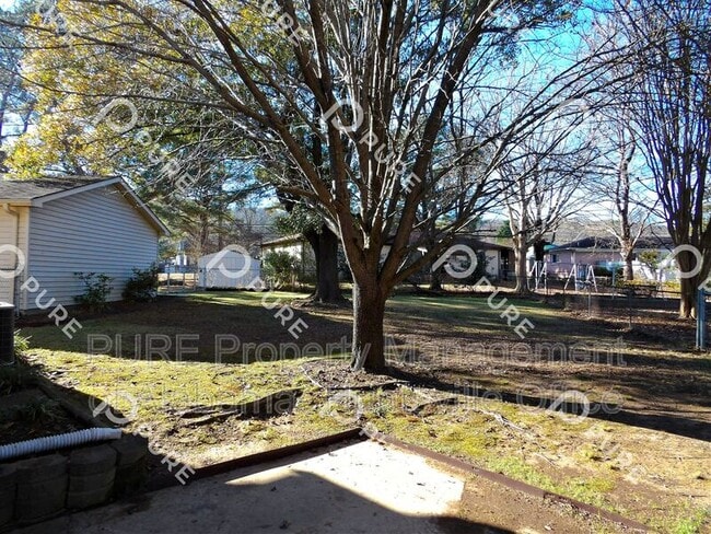 Building Photo - 1003 Heard Ct SE