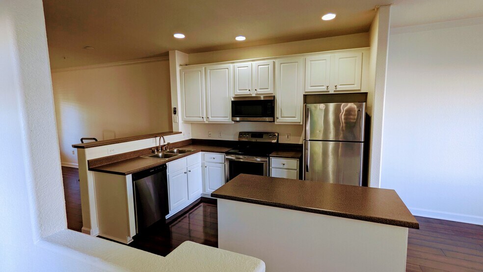 Building Photo - 4455 E Paradise Village Pky S