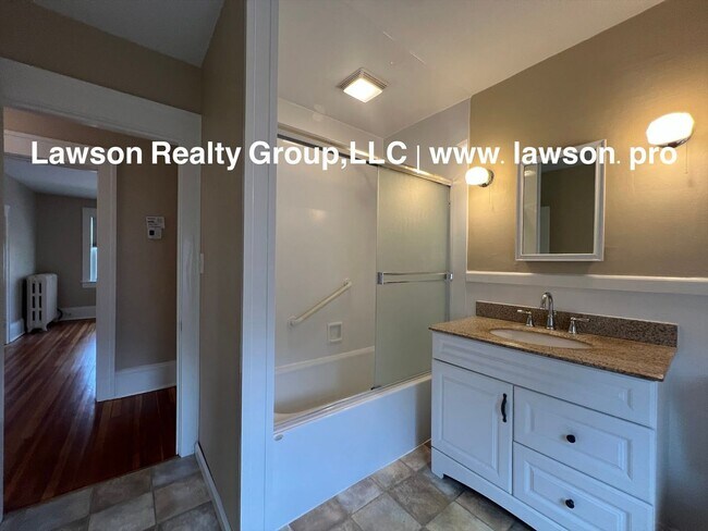 Building Photo - 1733 Maiden Ln SW