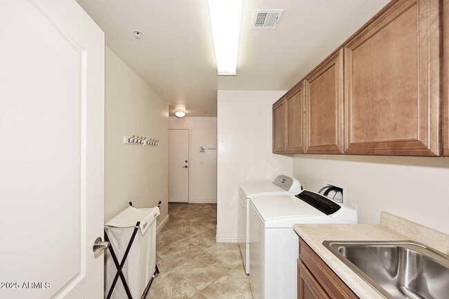 Building Photo - 21320 N 56th St