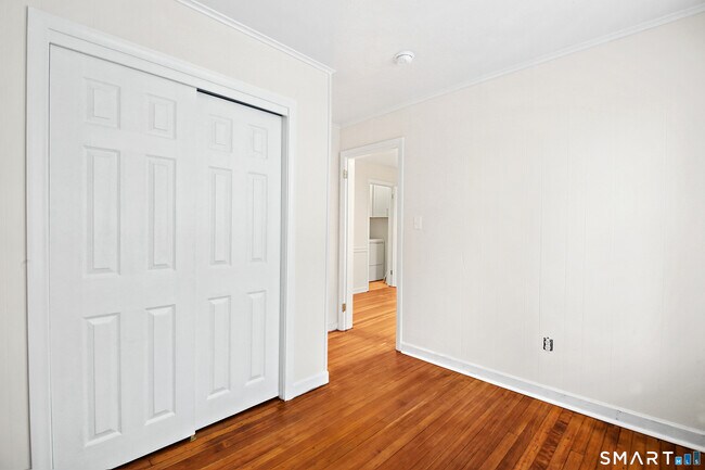 Building Photo - 5 Wood Ct