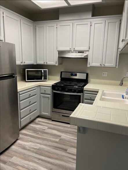 Kitchen - 1143 Greene Ter