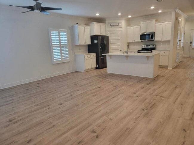 Building Photo - 59 Piper Cv