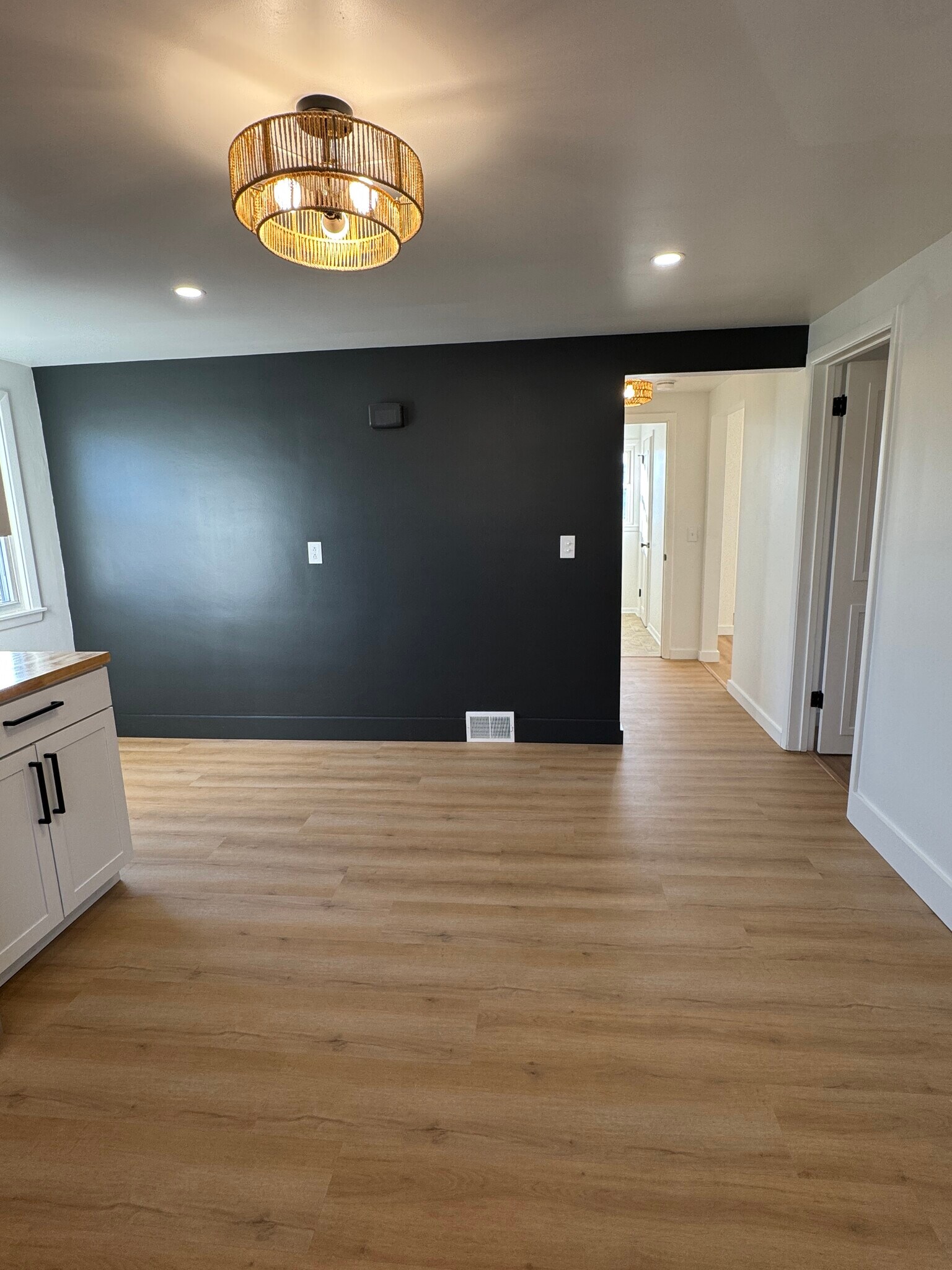 Kitchen - 249 Dunlop Ave