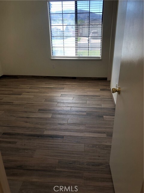 Building Photo - 1033 W King St