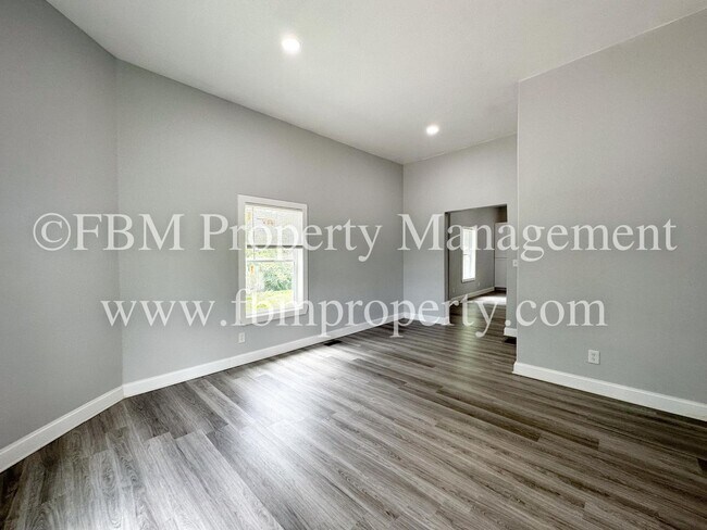 Building Photo - 518 N 26th St