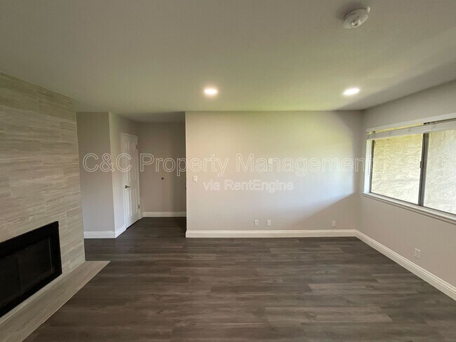 Building Photo - 247 N Capitol Ave