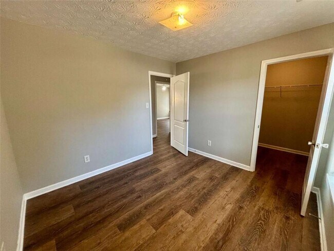 Building Photo - 500 Dove Way