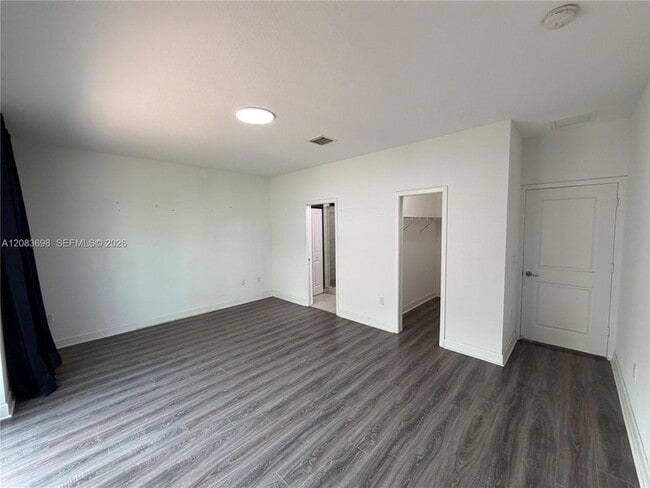 Building Photo - 2370 SW 18th Ave