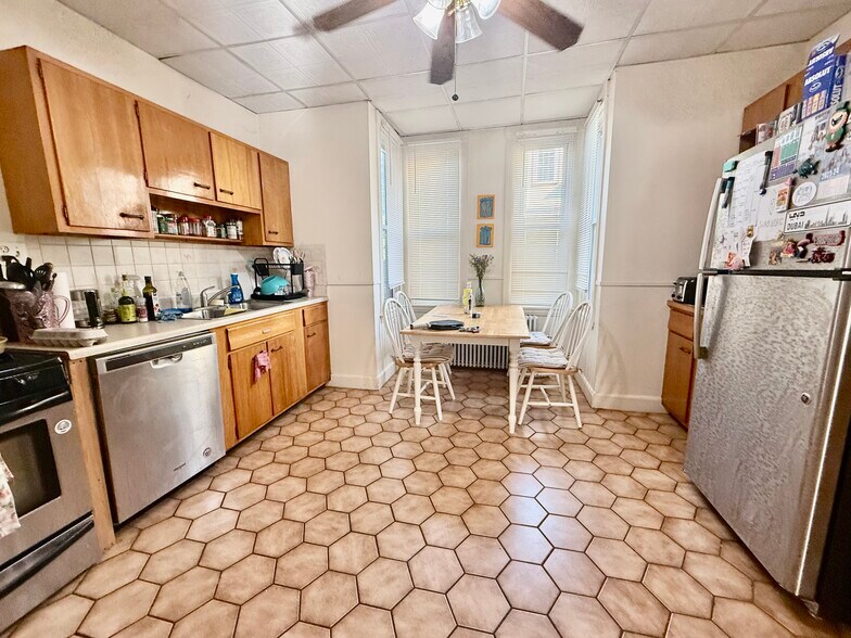 Building Photo - 29 Capen St