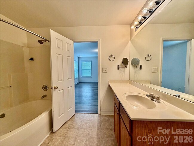 Building Photo - 12331 Cumberland Cove Dr