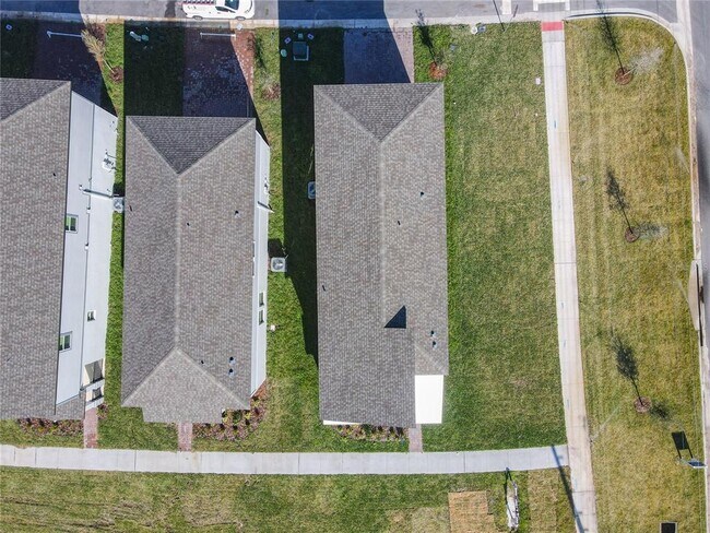 Building Photo - 4749 Cross Pr Pkwy