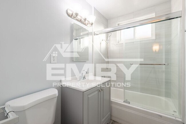 Building Photo - 6255 Gifford Ave