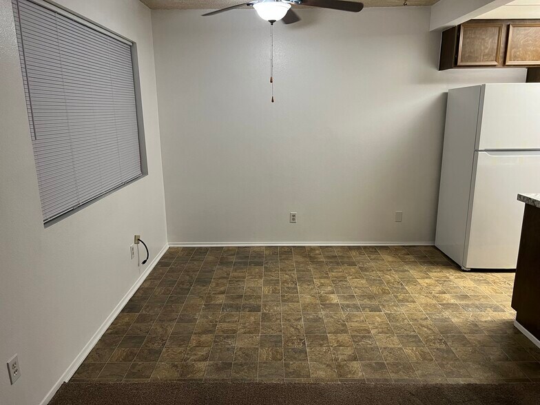 Building Photo - 1931 Nuevo St