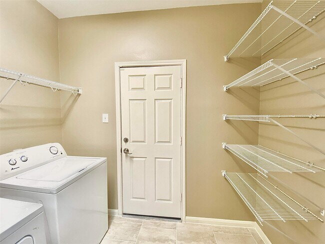 Building Photo - 2614 Orchard Creek Ln