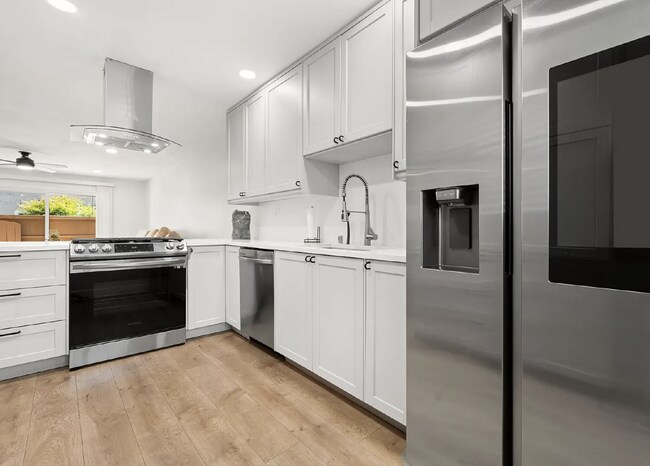 Building Photo - $3,750 - 3 Bed / 2.5 Bath Townhome in San Diego Near SDSU