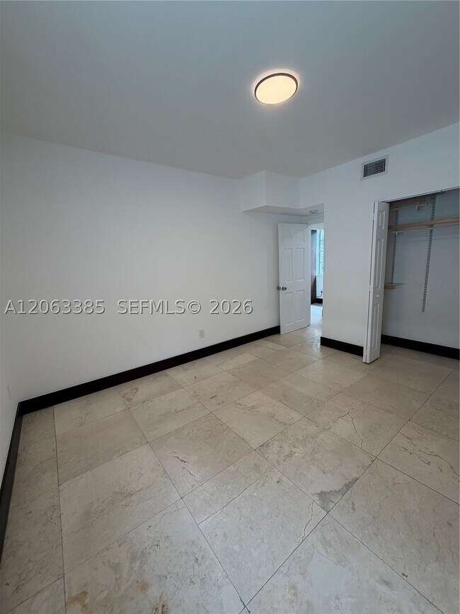 Building Photo - 551 NE 62nd St