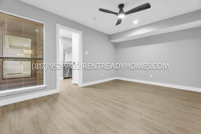 Building Photo - 9801 Walnut St