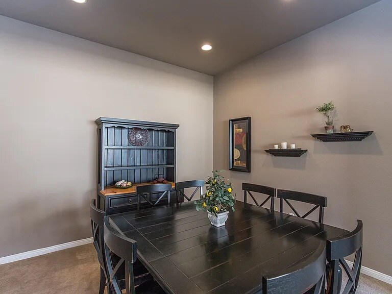 Building Photo - 436 Via Del Lago