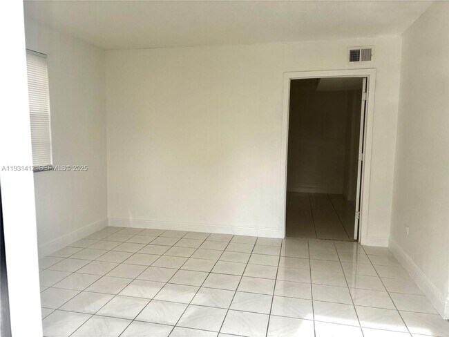 Building Photo - 14731 Harding Ln